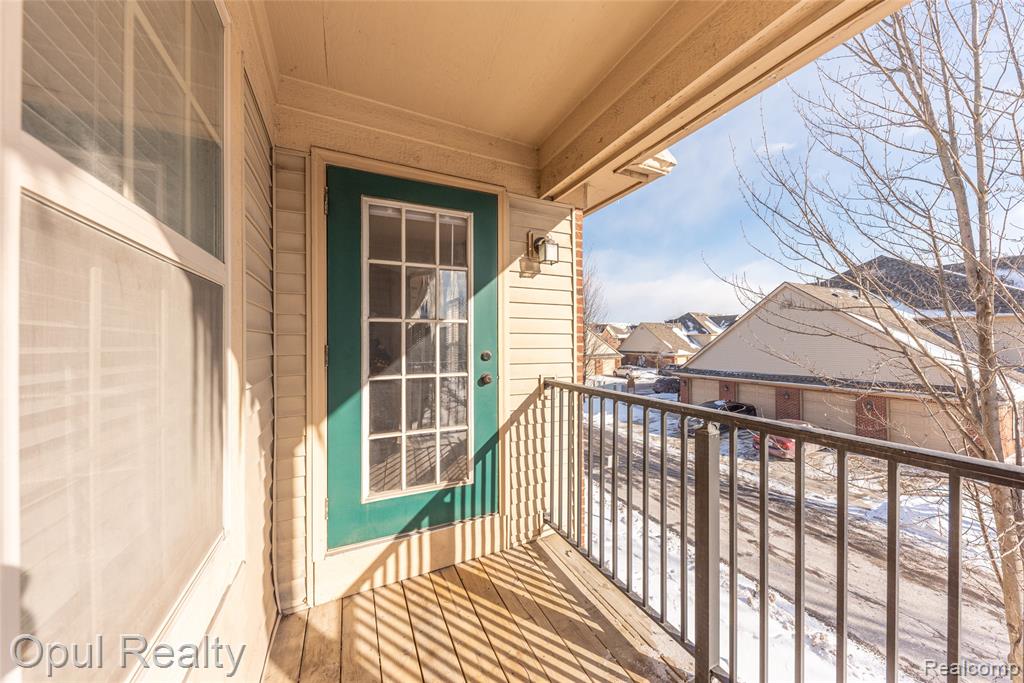 11698 Farmington Road, Livonia, MI, 48150