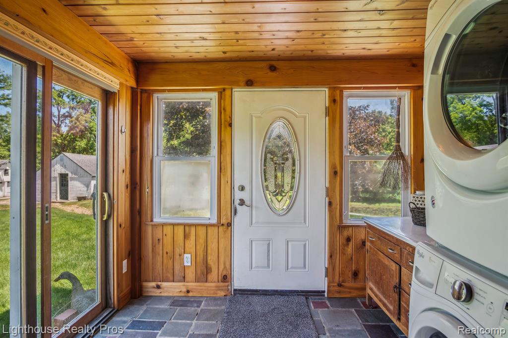 67640 W 8 MILE Road, South Lyon, MI 48178 — Photo 19