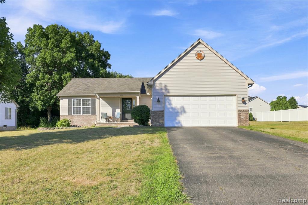 8074 Bradbury Lane, Grand Blanc, MI 48439