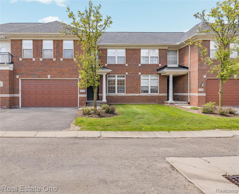 7382 Gateway Drive, West Bloomfield, MI — Photo 2