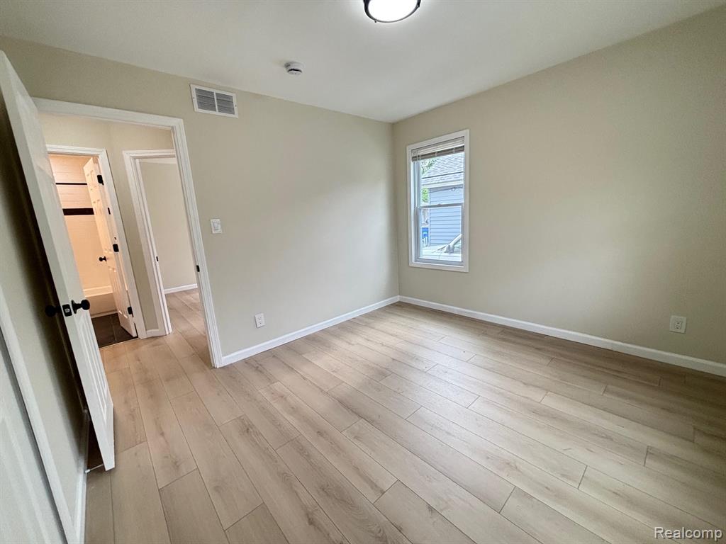 8672 Hudson Avenue, Warren, MI 48089 — Photo 9