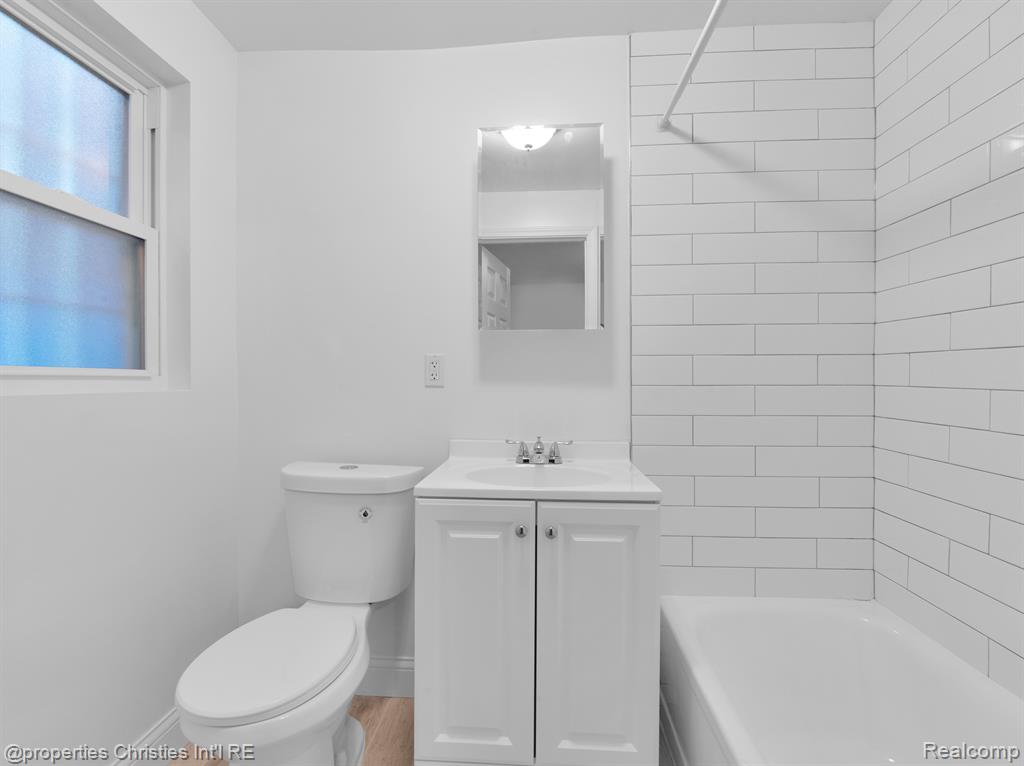 44 HIGHLAND Street, Highland Park, MI 48203 — Photo 19