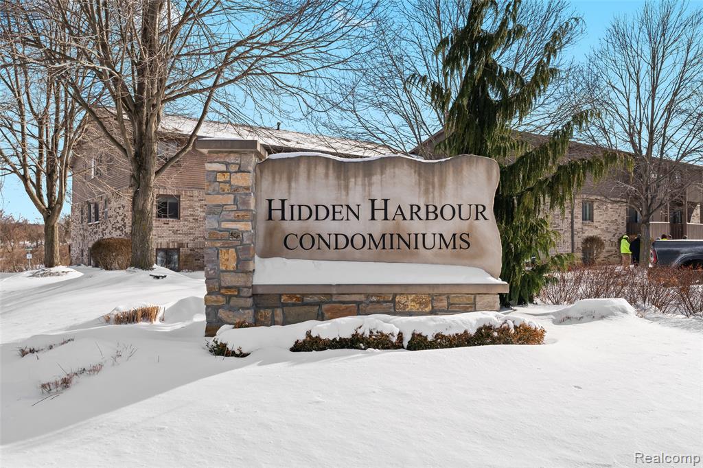 8709 Candlewood Trail, Brighton, MI 48116 — Photo 20