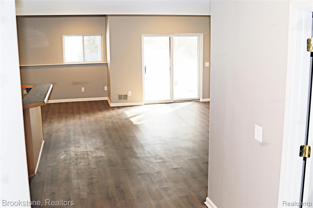 5624 Northcrest Crossing, Clarkston, MI — Photo 35