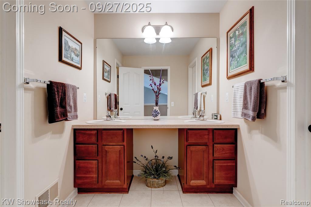 778 Knolls Landing Drive, Milford, MI 48381 — Photo 24
