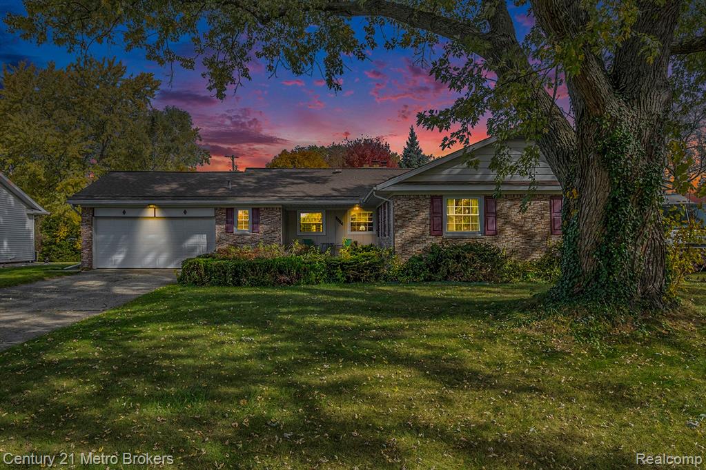 4413 OLD CARRIAGE Road, Flint, MI 48507 — Photo 2