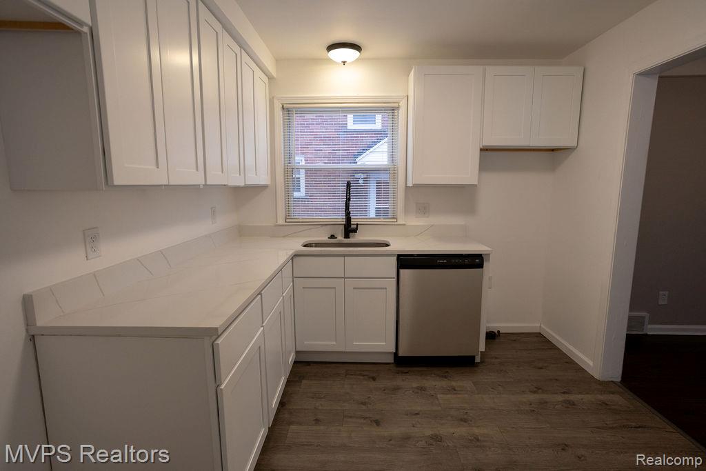 19935 Damman Street, Harper Woods, MI 48225 — Photo 5