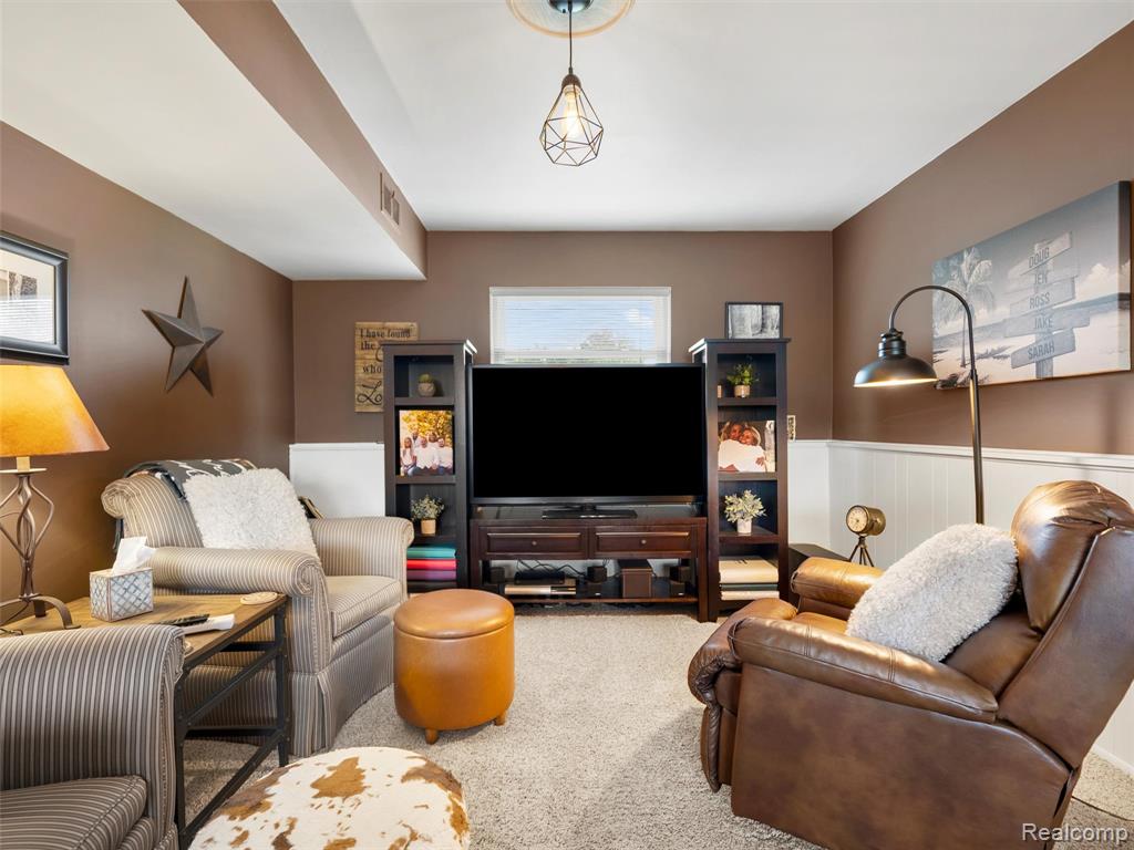 7721 Carrousel Boulevard, Westland, MI — Photo 25