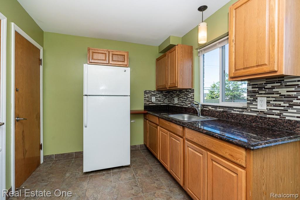 8272 Racine Road, Warren, MI 48093 — Photo 15