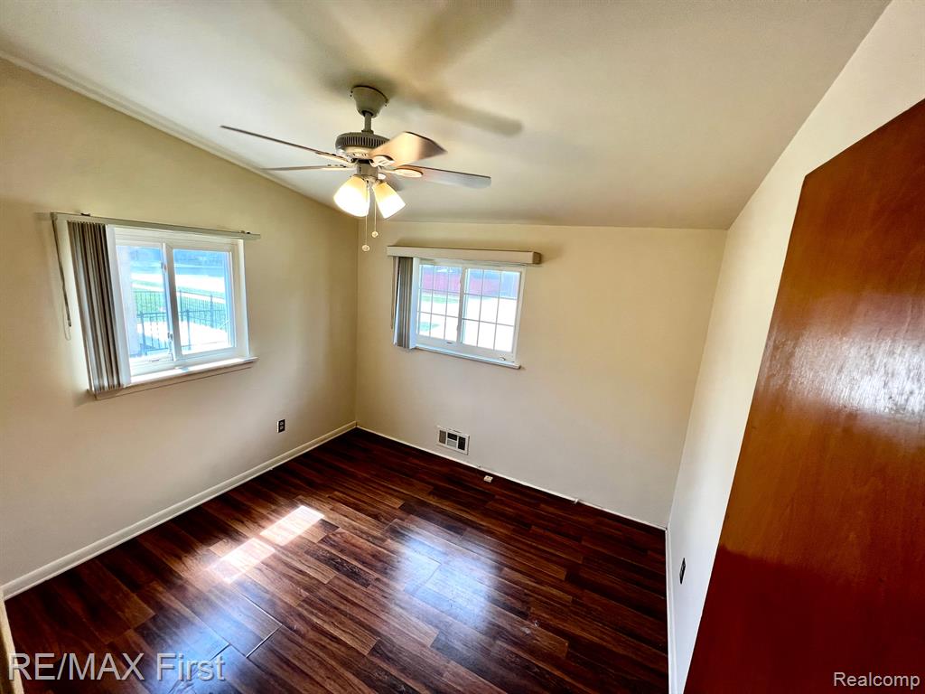 31030 E COUSINO Drive N, Warren, MI 48092 — Photo 12