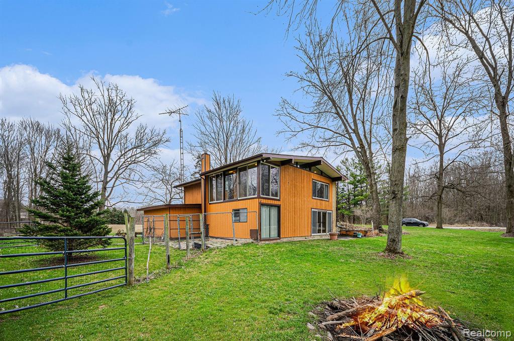 8297 Jordan Road, Grand Blanc, MI 48439 — Photo 27