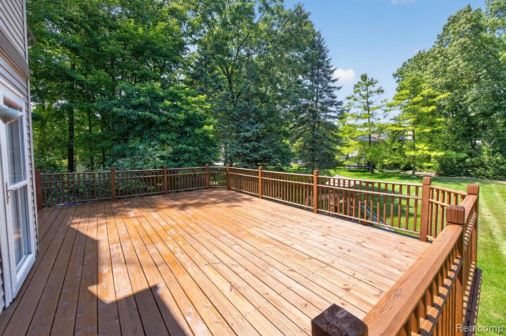 4895 Greenview Drive, Commerce Twp, MI 48382 — Photo 46
