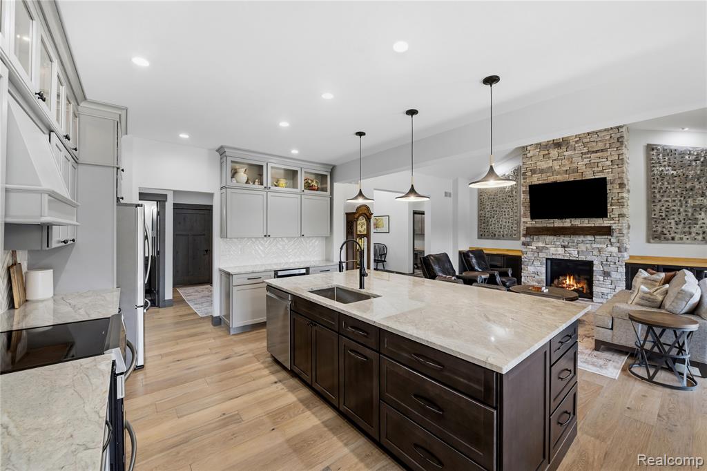 1920 Woodcreek Drive, Brighton, MI 48114 — Photo 12