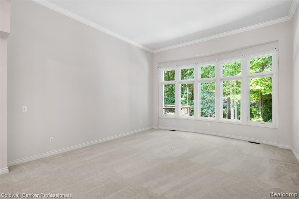 8661 DEERWOOD Road, Clarkston, MI 48348 — Photo 17