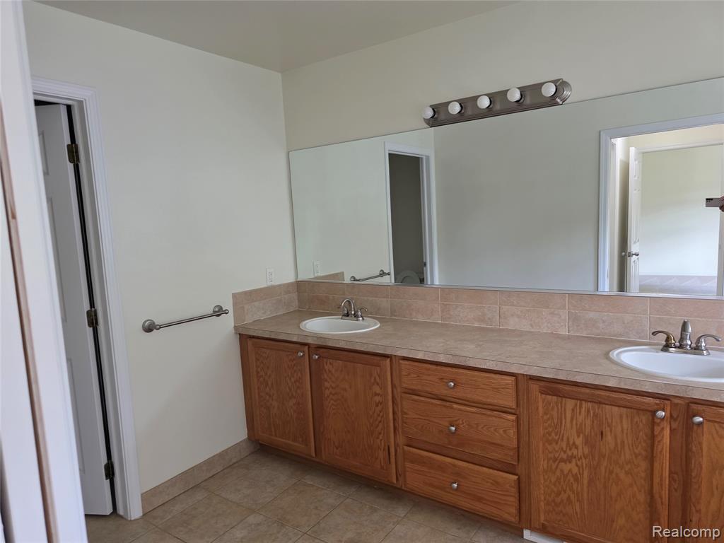 2103 Enterprise Drive, Troy, MI 48083 — Photo 32
