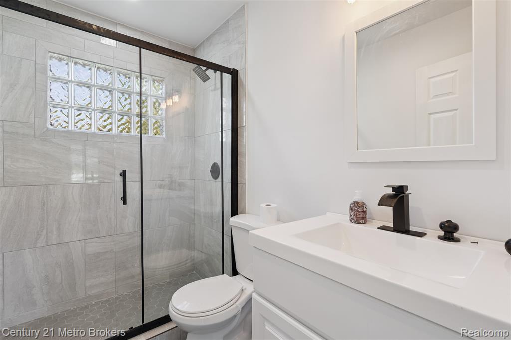 4379 Tillie Drive, Flint, MI 48504 — Photo 19