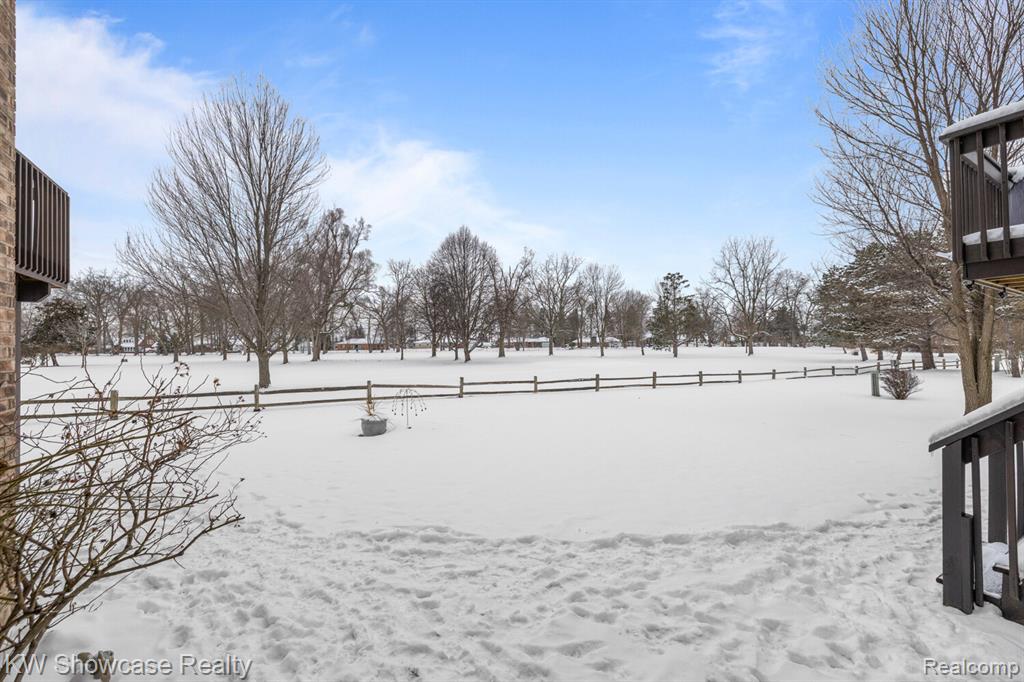 4687 Fairway Court, Waterford, MI 48328 — Photo 44