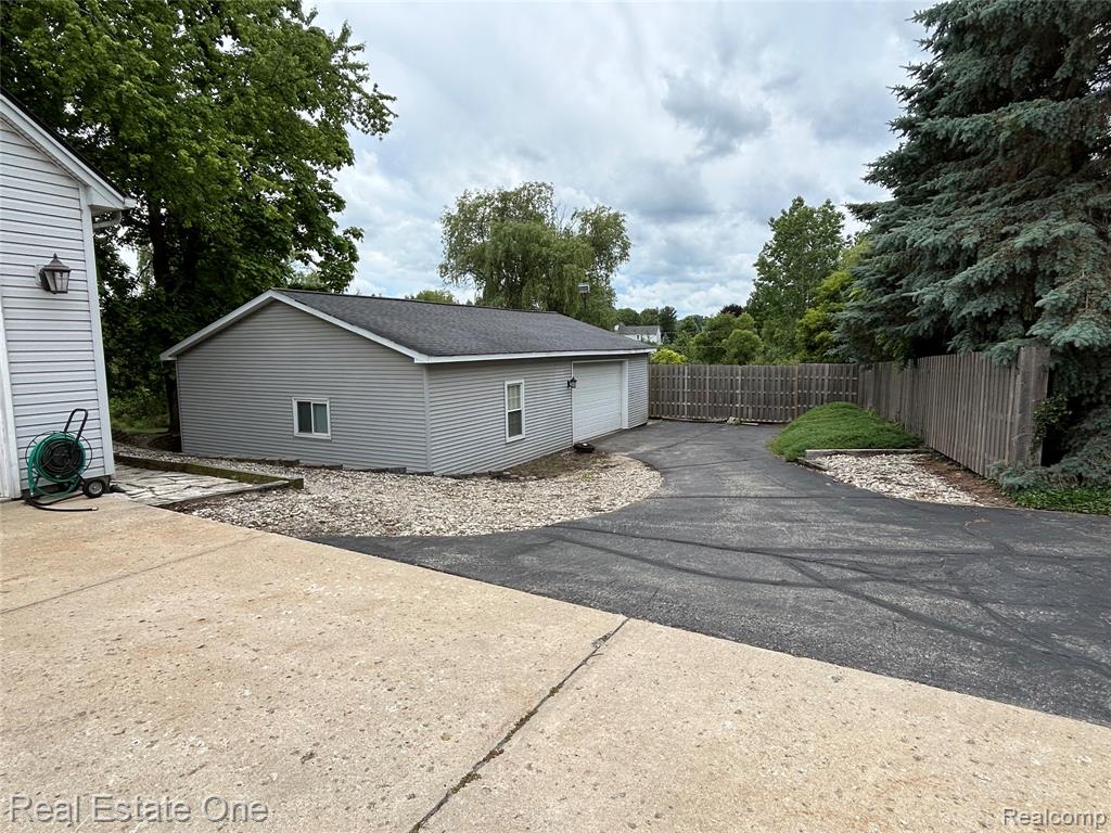 11030 Marshall Road, South Lyon, MI 48178 — Photo 60