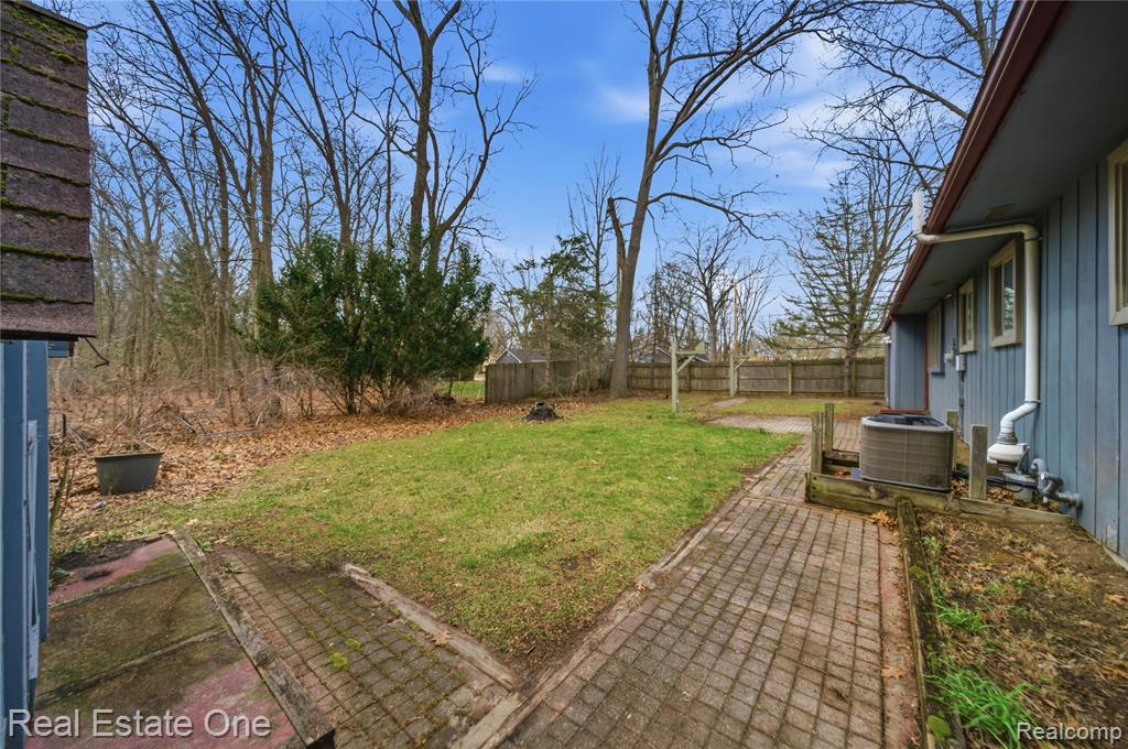 2276 Lakewood Way, Pinckney, MI 48169 — Photo 30