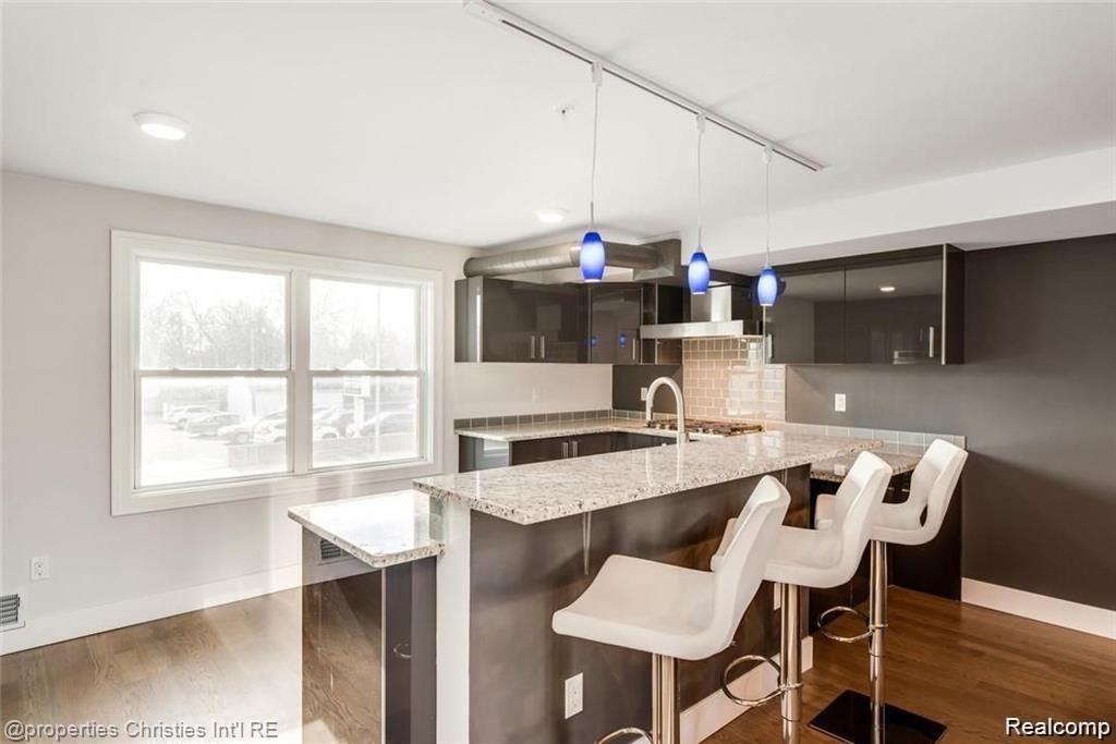 642 W 11 MILE Road, Royal Oak, MI 48067 — Photo 11
