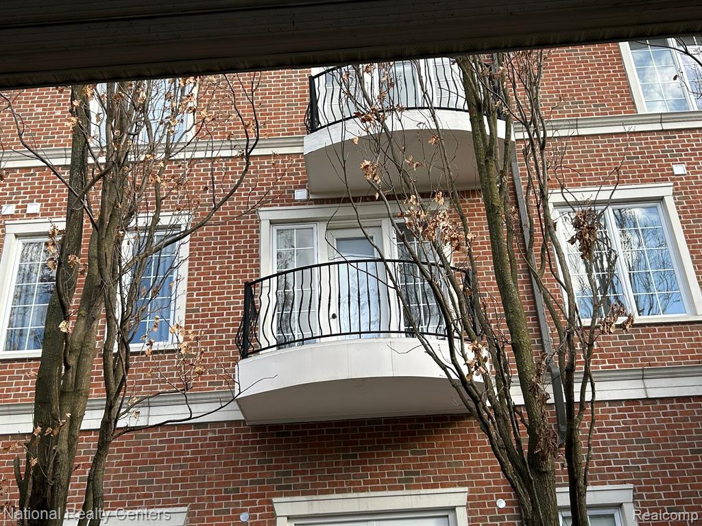 730 PENNIMAN Avenue, 207, Plymouth, MI 48170 — Photo 33