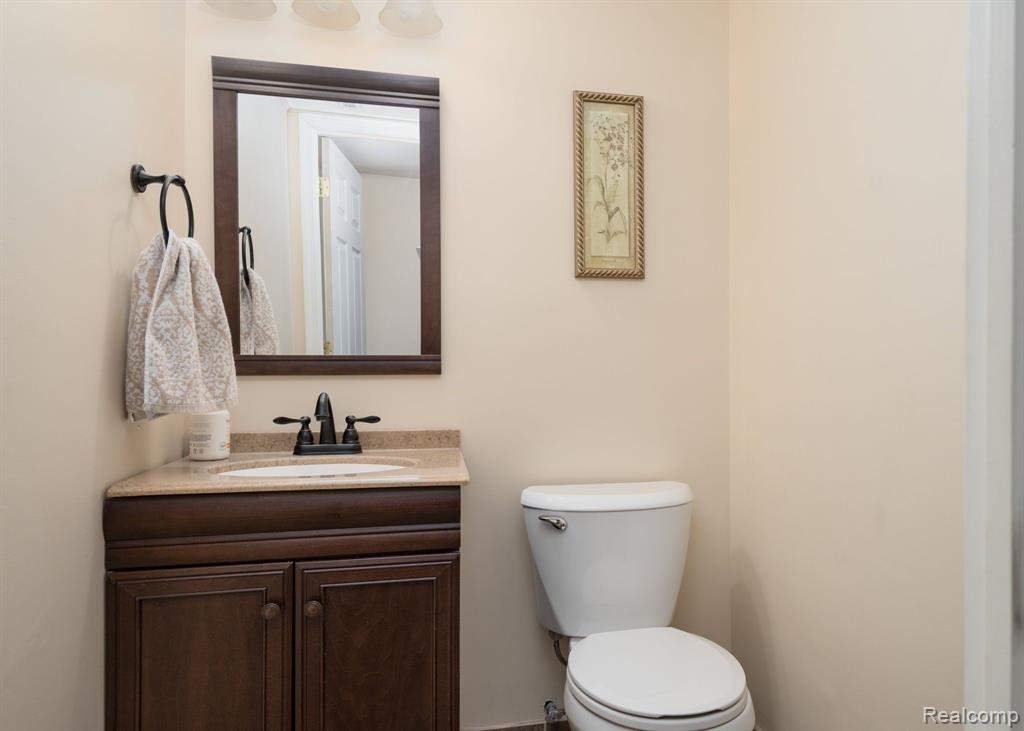 4929 Danbury Drive, Troy, MI 48085 — Photo 19