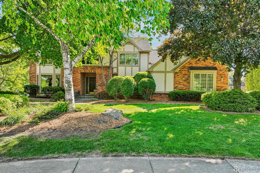 4523 Rivers Edge Drive, Troy, MI 48098