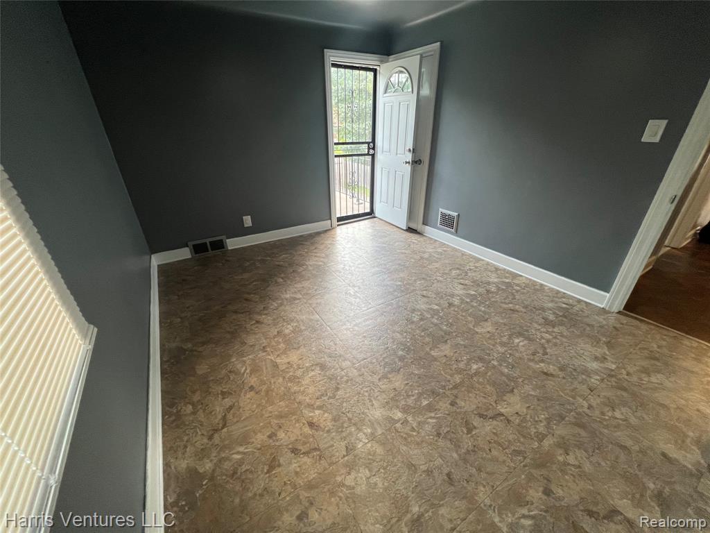 9527 E Outer Drive, Detroit, MI 48213 — Photo 26