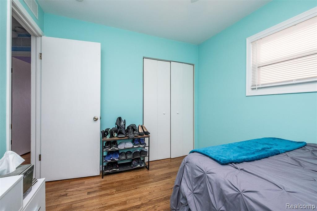 957 E Meyers Avenue, Hazel Park, MI 48030 — Photo 16
