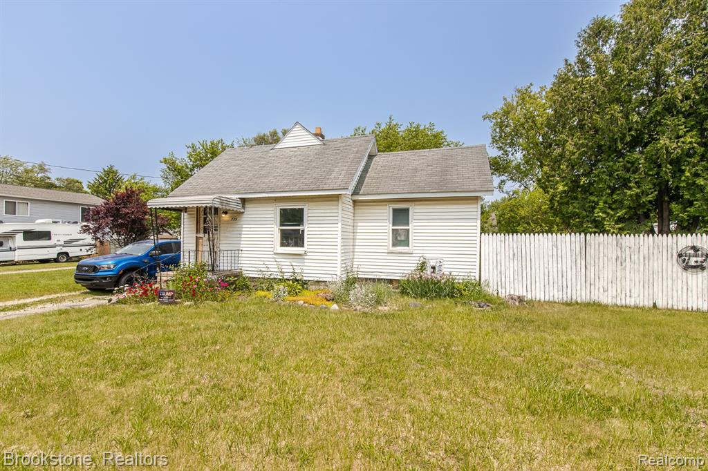 725 E Sherman Street, Holly, MI 48442 — Photo 5