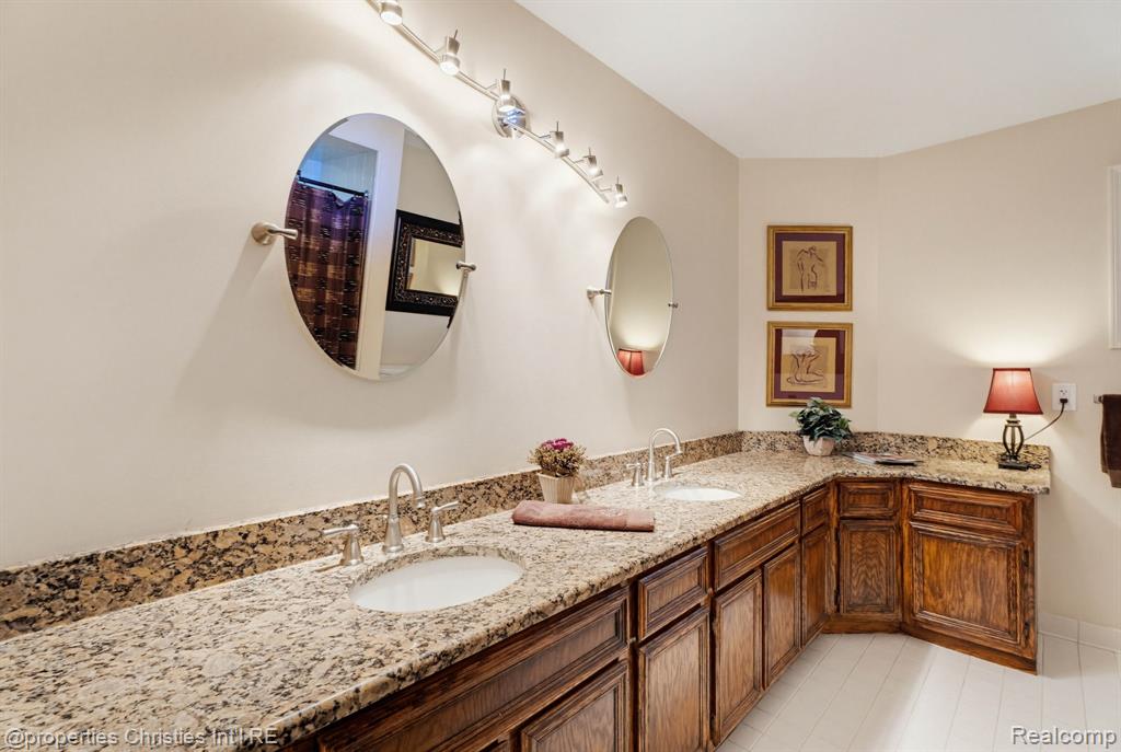 14281 Bournemuth Drive, Utica, MI 48315 — Photo 56