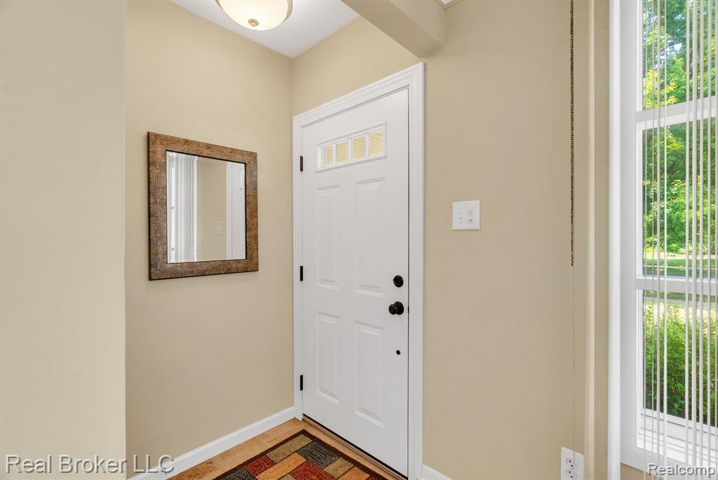 42347 Brentwood Drive, Plymouth, MI 48170 — Photo 7