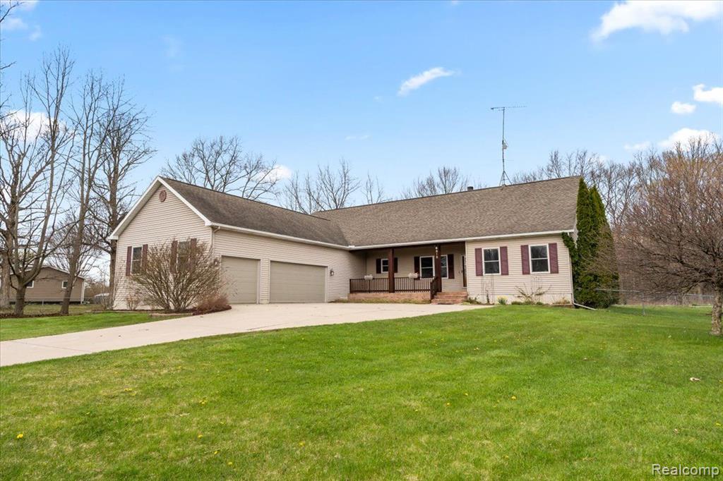 6318 MAPLE Avenue, Swartz Creek, MI 48473 — Photo 2