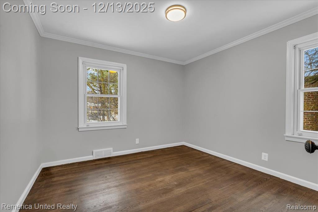 27510 California Drive SE, Lathrup Village, MI 48076 — Photo 10