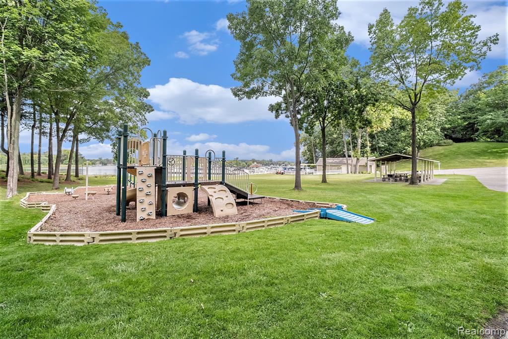 4118 Pinehurst Drive, Howell, MI 48843 — Photo 41