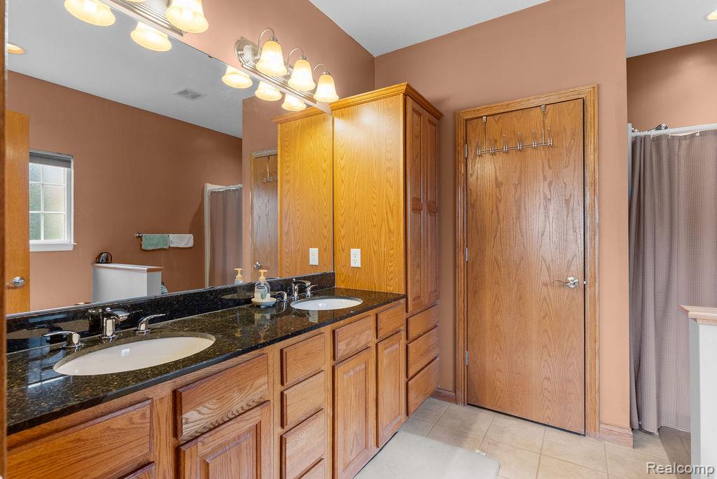 7190 Westminster Circle, Grand Blanc, MI 48439 — Photo 32