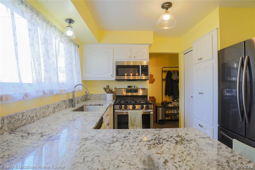 29847 Palomino Drive, Warren, MI 48093 — Photo 18