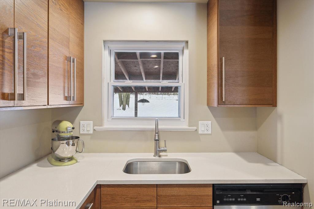 2123 Winewood Avenue, Ann Arbor, MI 48103 — Photo 19