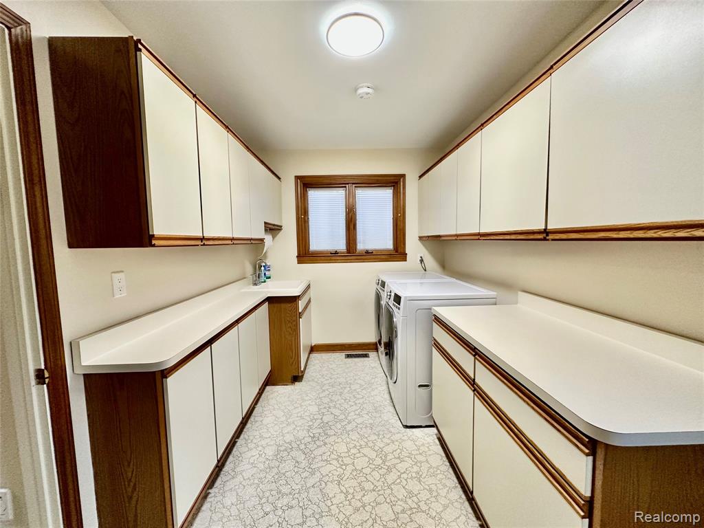 4213 Wentworth Drive, Troy, MI 48098 — Photo 17