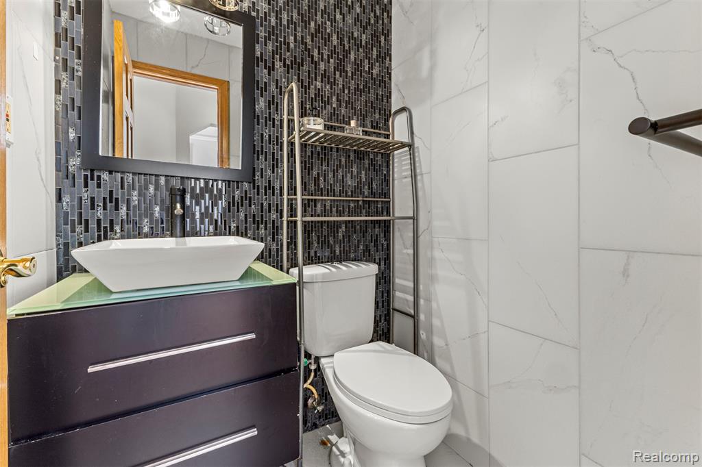 411 S Lafayette Street, Dearborn, MI 48124 — Photo 24