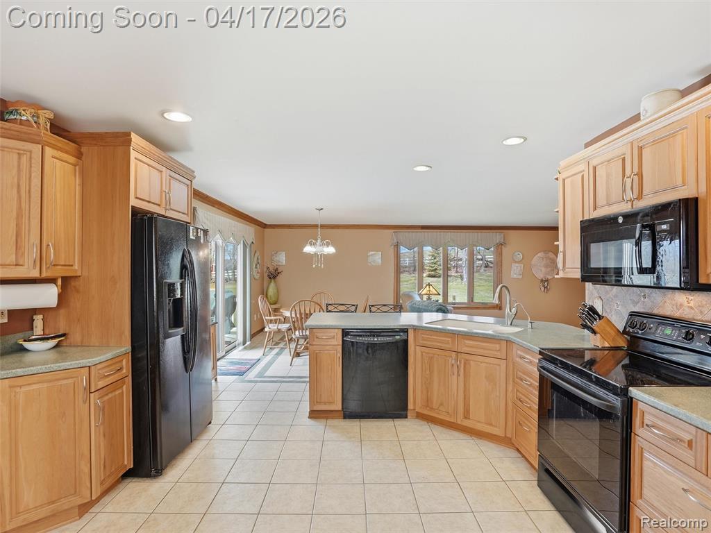 4695 Melanie Lane, White Lake, MI 48383 — Photo 17