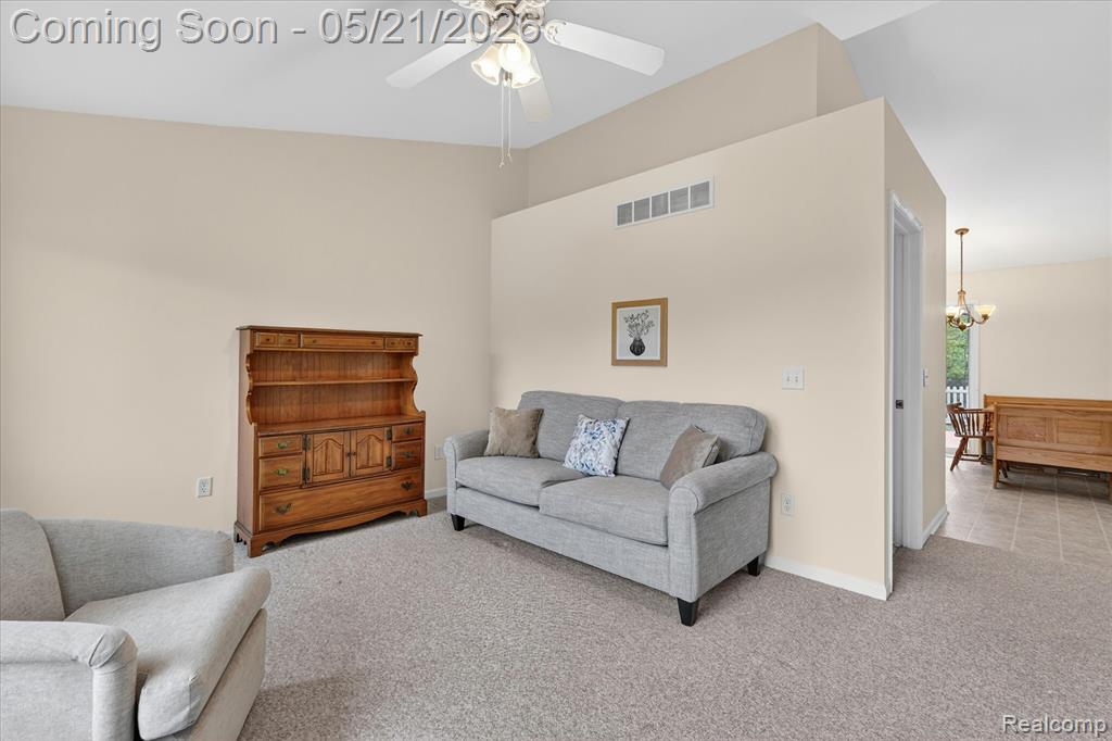 1607 Cedarwood Drive, Flushing, MI 48433 — Photo 6