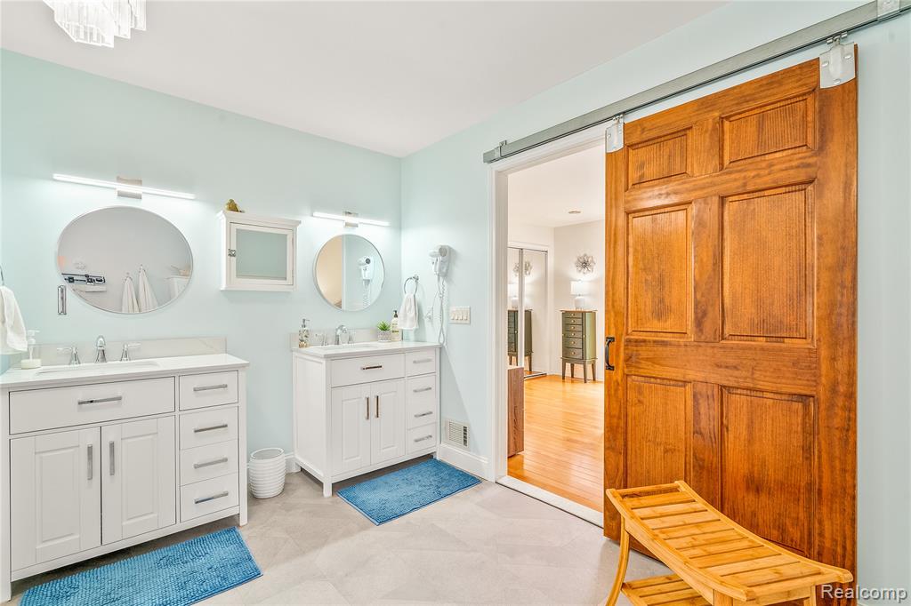 454 BREAKWATER, Belleville, MI 48111 — Photo 27