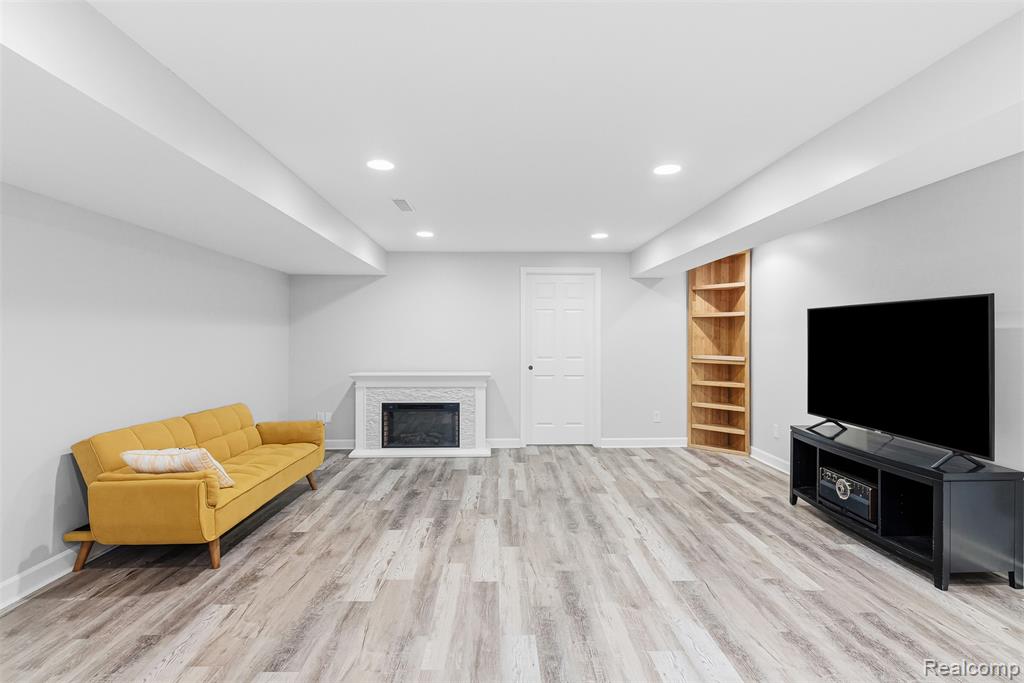 6323 Moonstone Drive, Grand Blanc, MI 48439 — Photo 49