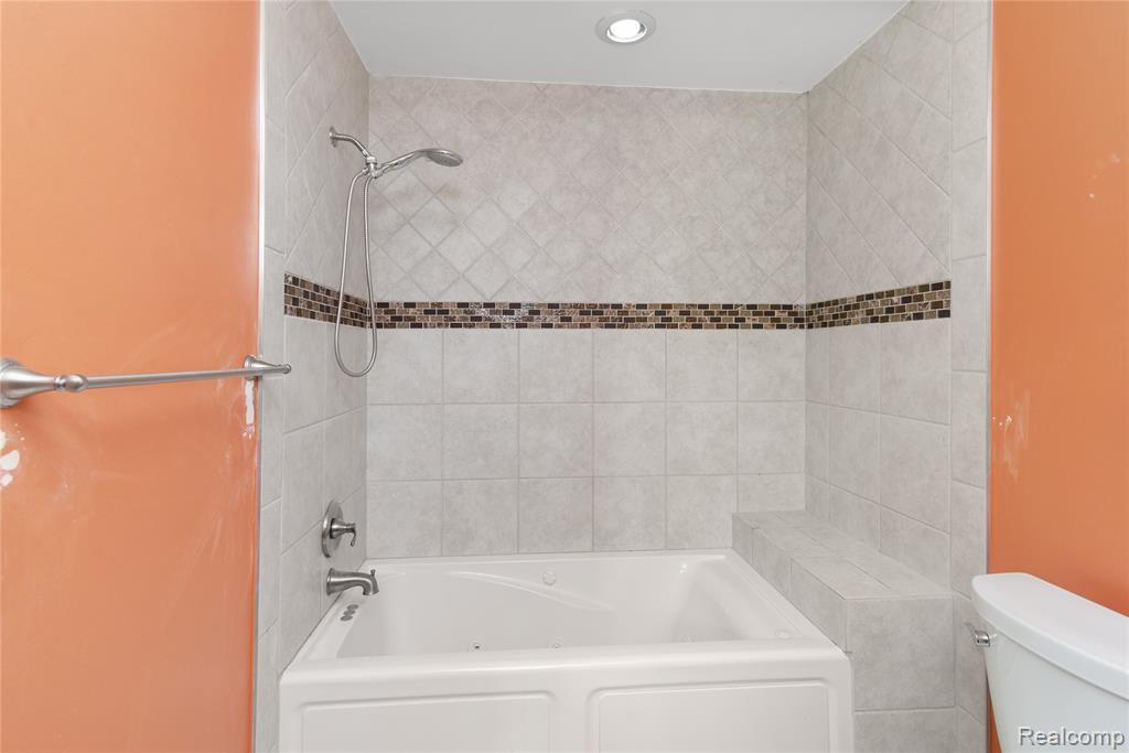 48649 Arnold Drive, Macomb, MI 48044 — Photo 20