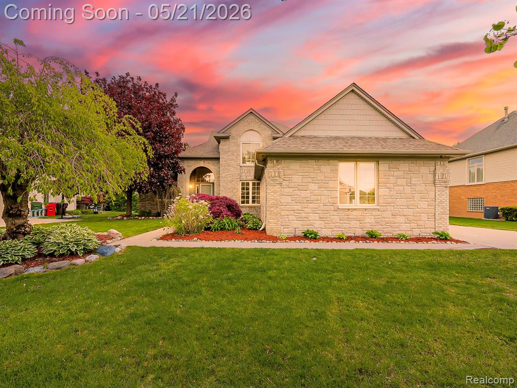 14001 Wayford Run, Shelby Twp, MI 48315 — front exterior