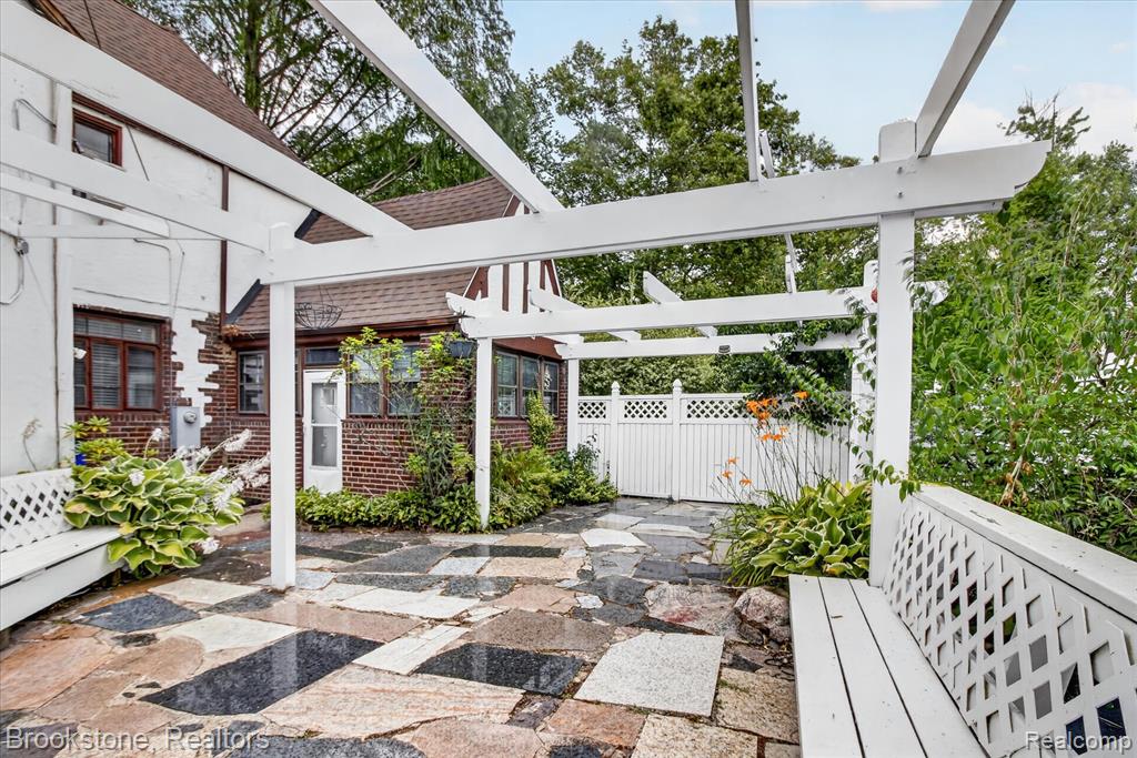1735 Lincolnshire Drive, Highland Park, MI 48203 — Photo 56