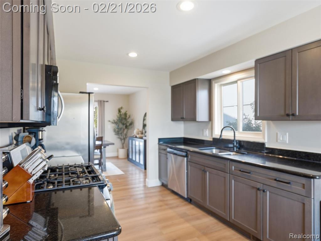 34245 Jefferson Avenue, MI — Photo 9