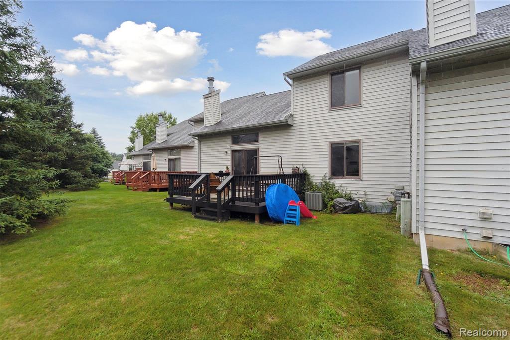 5231 COUNTRY WOOD Lane, Grand Blanc, MI 48439 — Photo 34
