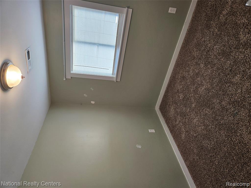 7921 Pine Street, Taylor, MI 48180 — Photo 18
